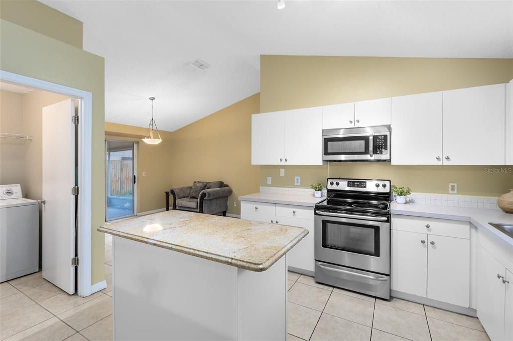 Active With Contract: $310,000 (3 beds, 2 baths, 1239 Square Feet)