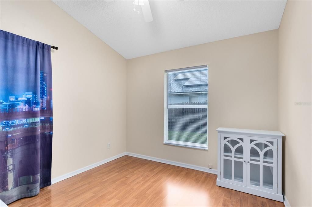 Active With Contract: $310,000 (3 beds, 2 baths, 1239 Square Feet)