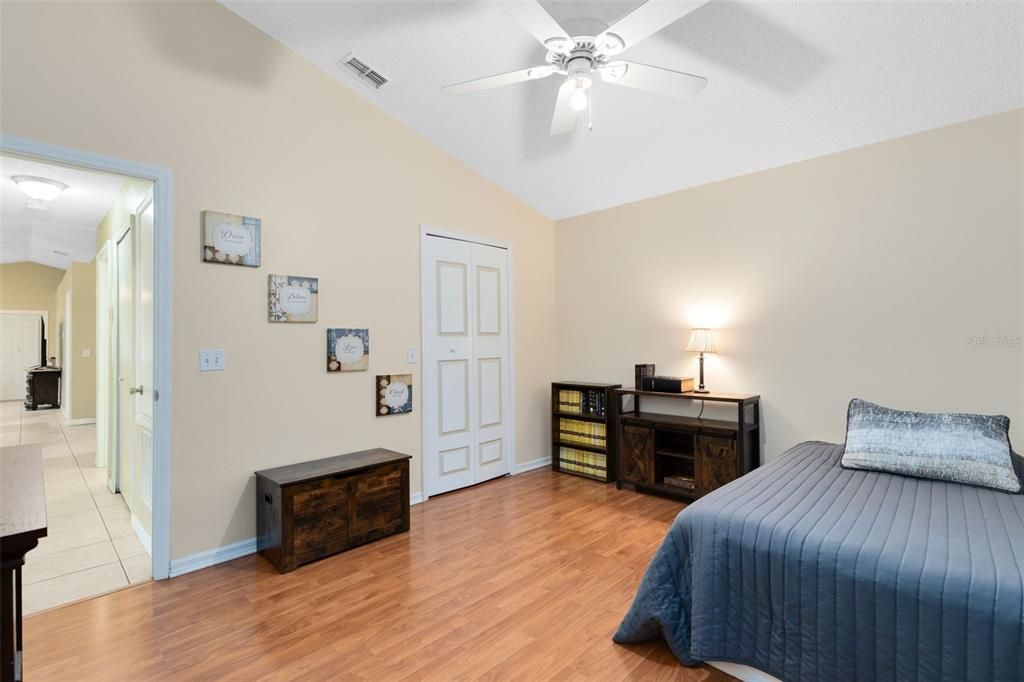 Active With Contract: $310,000 (3 beds, 2 baths, 1239 Square Feet)