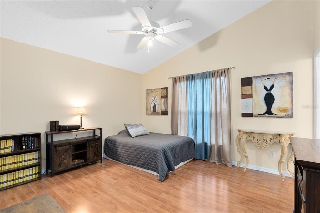 Active With Contract: $310,000 (3 beds, 2 baths, 1239 Square Feet)