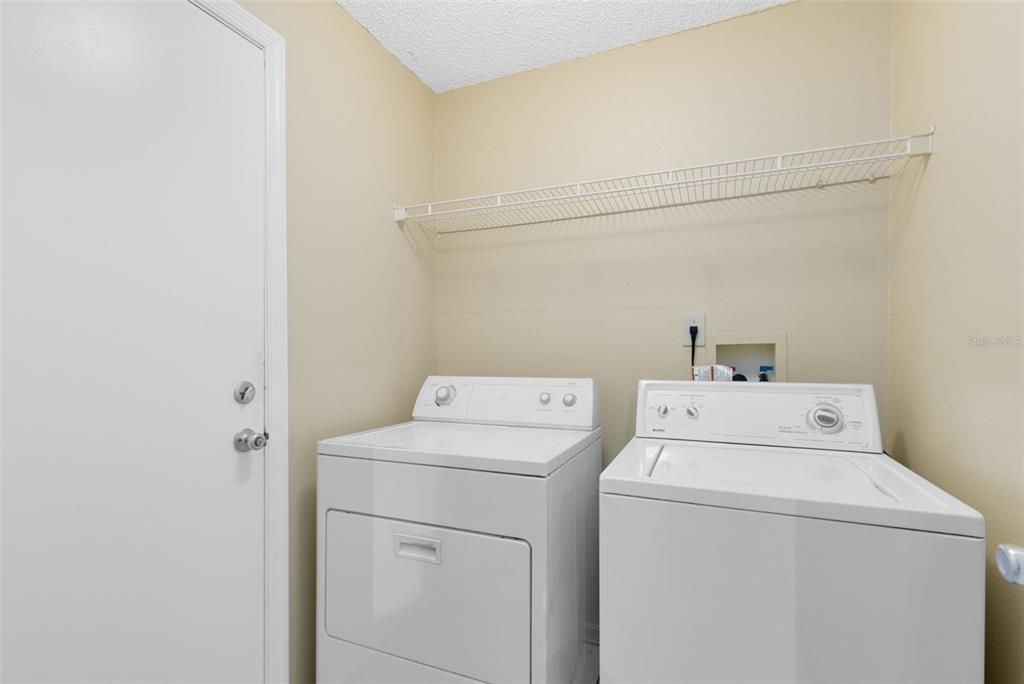 Active With Contract: $310,000 (3 beds, 2 baths, 1239 Square Feet)