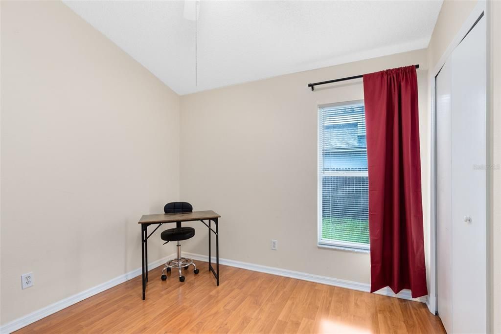 Active With Contract: $310,000 (3 beds, 2 baths, 1239 Square Feet)