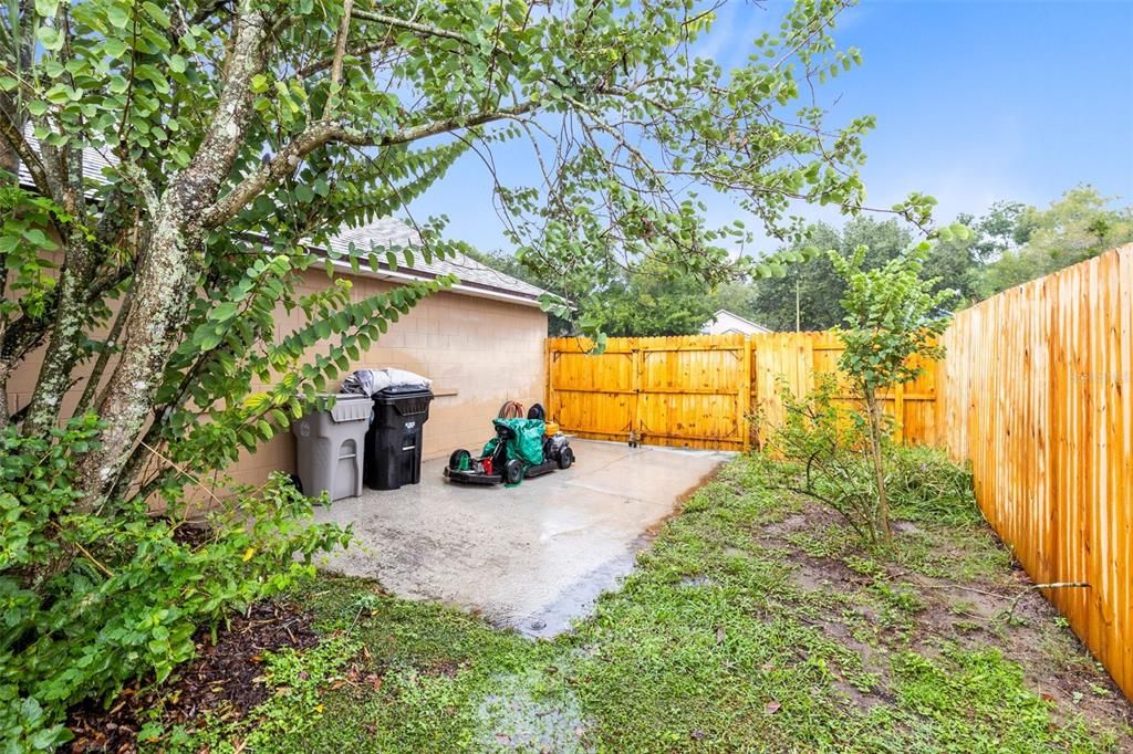 Active With Contract: $310,000 (3 beds, 2 baths, 1239 Square Feet)