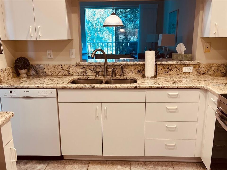 For Rent: $5,500 (2 beds, 2 baths, 1106 Square Feet)