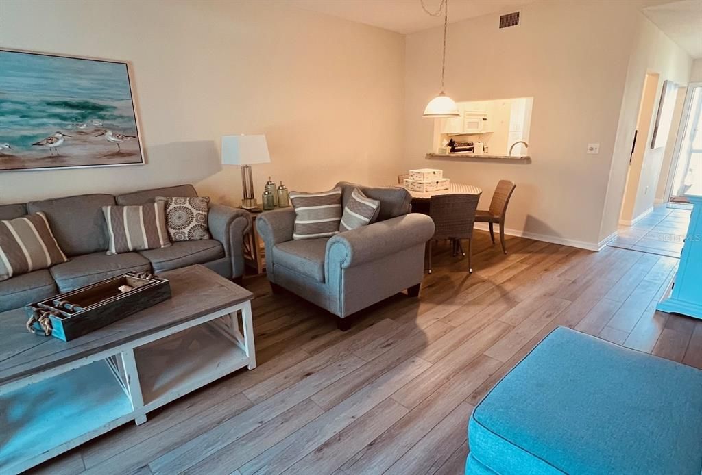 For Rent: $5,500 (2 beds, 2 baths, 1106 Square Feet)