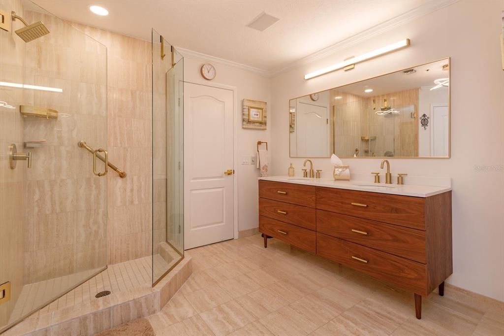 En Venta: $1,195,000 (3 camas, 3 baños, 3187 Pies cuadrados)