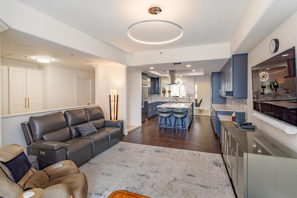 En Venta: $1,195,000 (3 camas, 3 baños, 3187 Pies cuadrados)