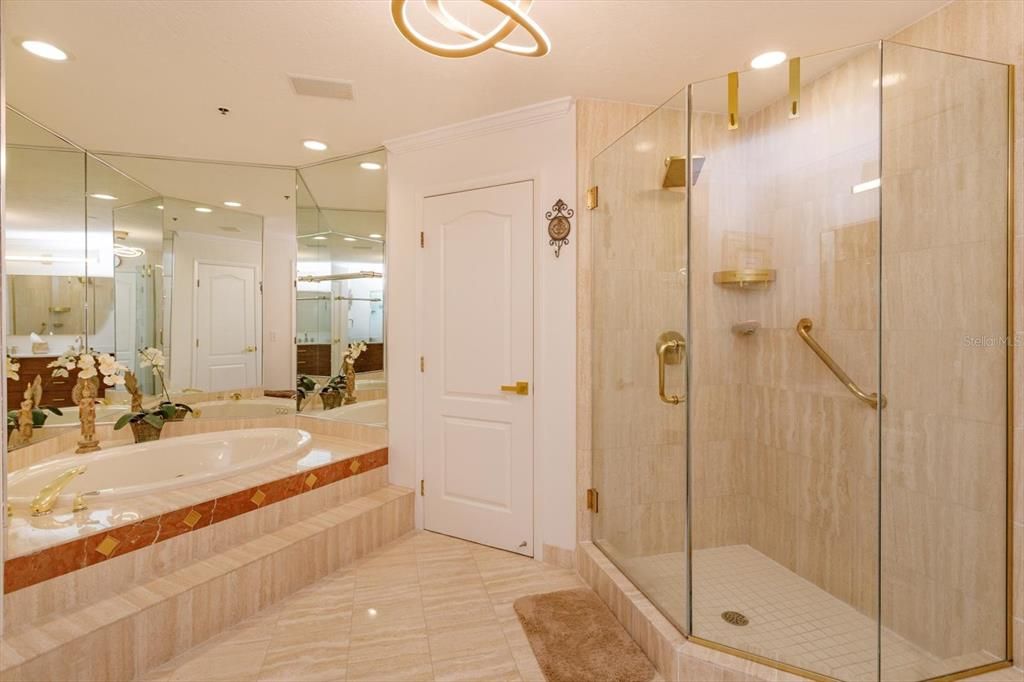 En Venta: $1,195,000 (3 camas, 3 baños, 3187 Pies cuadrados)