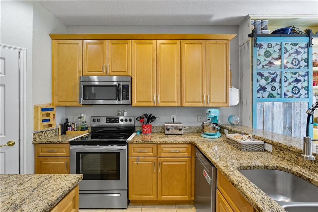 Active With Contract: $498,000 (5 beds, 3 baths, 3216 Square Feet)