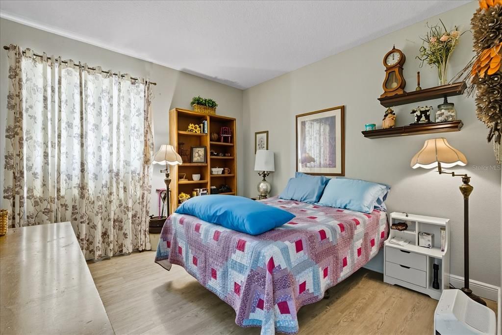 Active With Contract: $498,000 (5 beds, 3 baths, 3216 Square Feet)