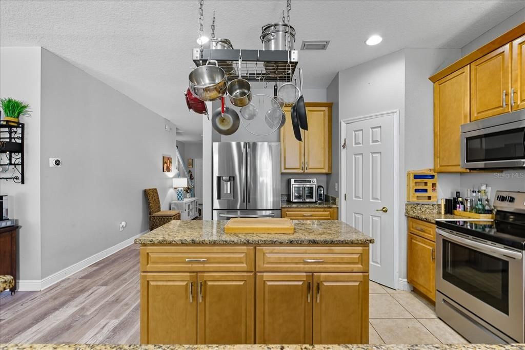 Active With Contract: $498,000 (5 beds, 3 baths, 3216 Square Feet)