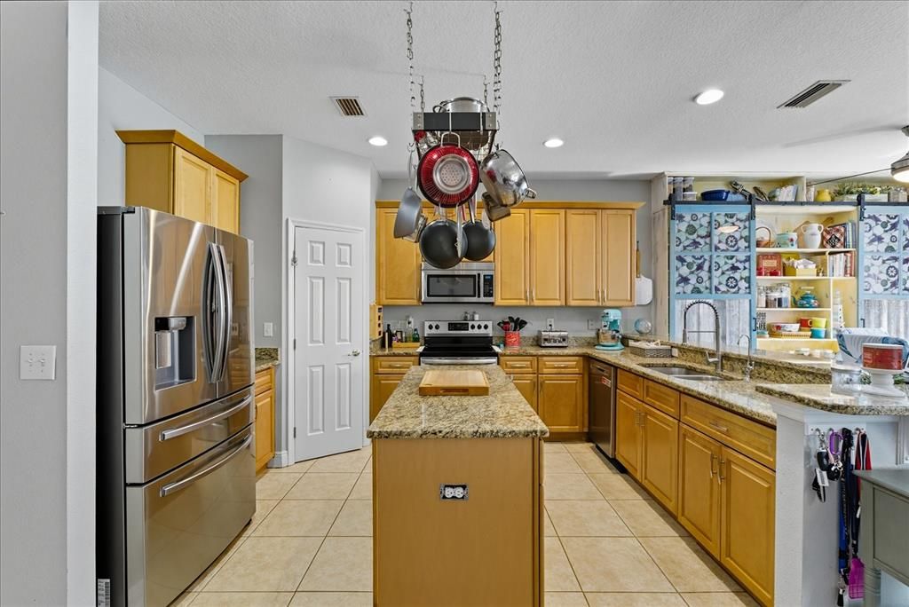 Active With Contract: $498,000 (5 beds, 3 baths, 3216 Square Feet)