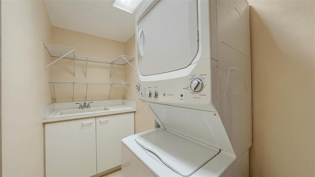 For Sale: $1,599,000 (3 beds, 3 baths, 1980 Square Feet)