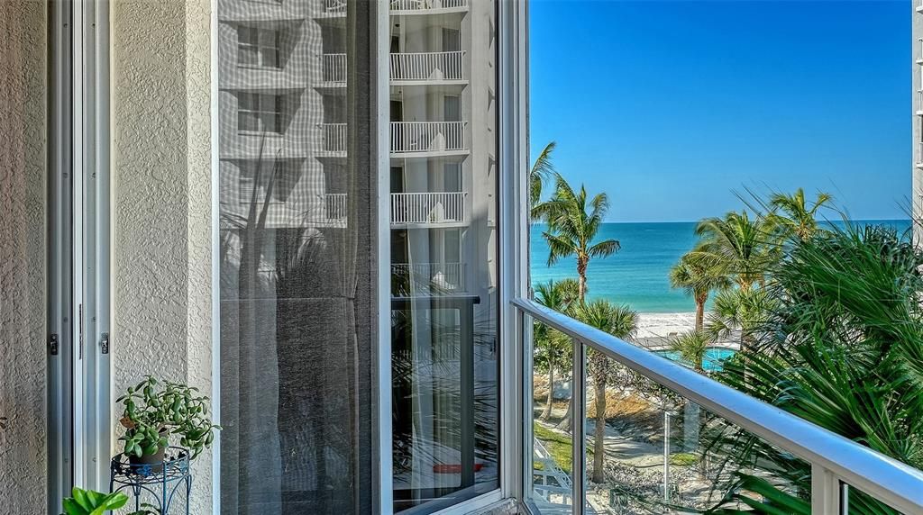 For Sale: $1,599,000 (3 beds, 3 baths, 1980 Square Feet)