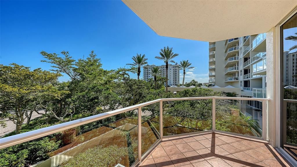 For Sale: $1,599,000 (3 beds, 3 baths, 1980 Square Feet)