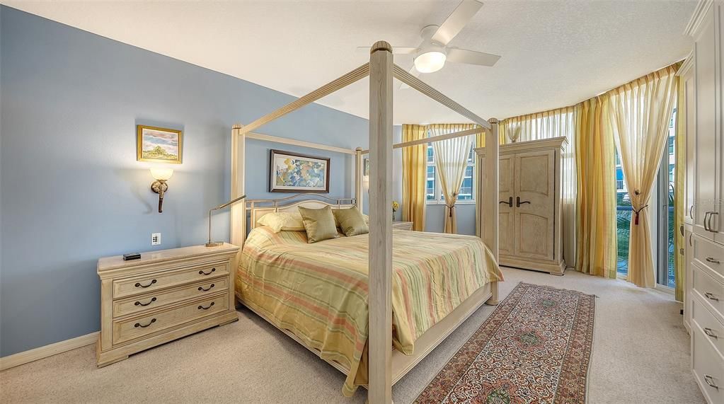 For Sale: $1,599,000 (3 beds, 3 baths, 1980 Square Feet)