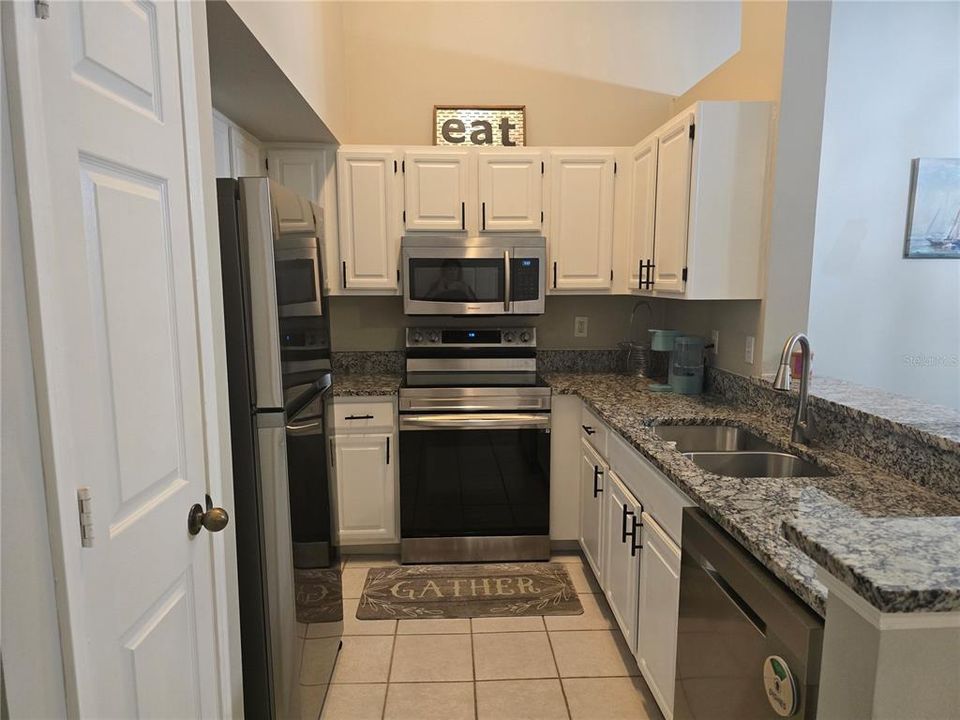 待售: $269,000 (2 贝兹, 2 浴室, 1134 平方英尺)