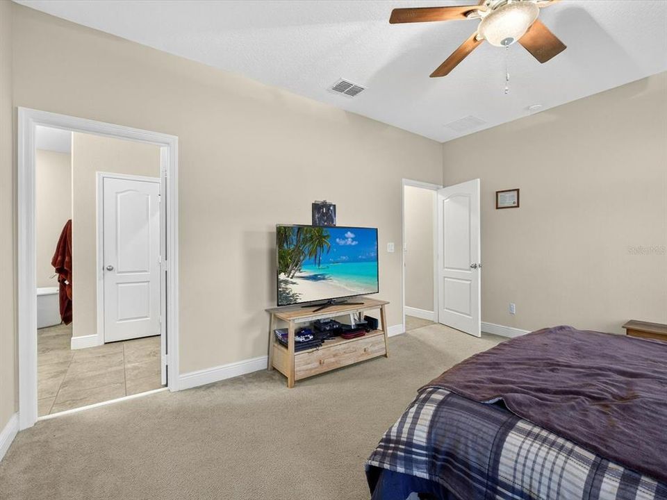 For Sale: $345,000 (3 beds, 2 baths, 2037 Square Feet)