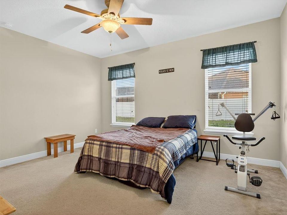 For Sale: $345,000 (3 beds, 2 baths, 2037 Square Feet)