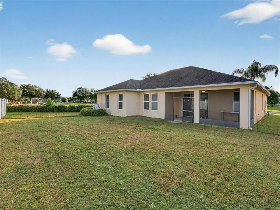 For Sale: $345,000 (3 beds, 2 baths, 2037 Square Feet)