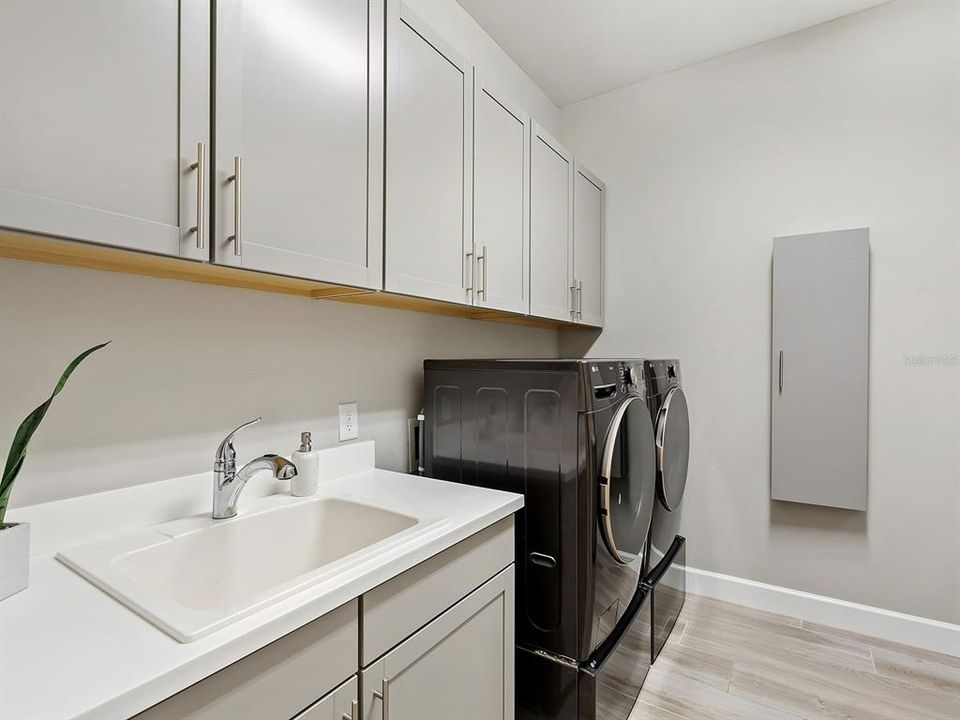 For Sale: $1,595,000 (3 beds, 3 baths, 2852 Square Feet)