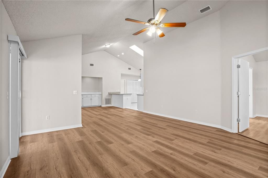 待售: $290,000 (3 贝兹, 2 浴室, 1316 平方英尺)