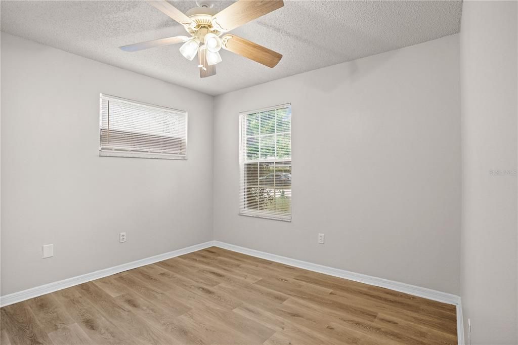 待售: $290,000 (3 贝兹, 2 浴室, 1316 平方英尺)