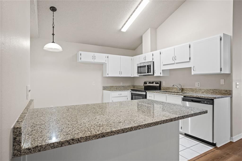 待售: $290,000 (3 贝兹, 2 浴室, 1316 平方英尺)