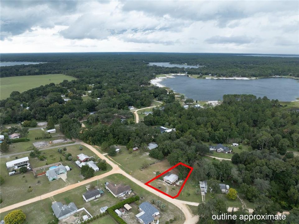 For Sale: $199,900 (3 beds, 2 baths, 960 Square Feet)