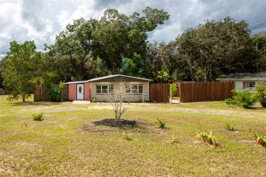 For Sale: $199,900 (3 beds, 2 baths, 960 Square Feet)