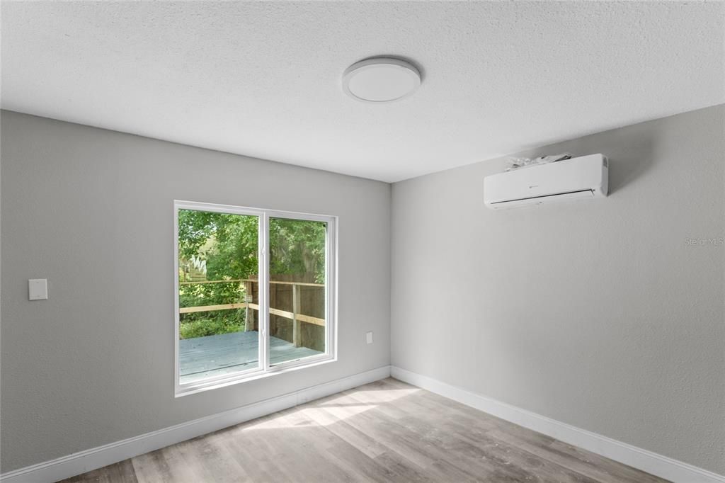 For Sale: $199,900 (3 beds, 2 baths, 960 Square Feet)