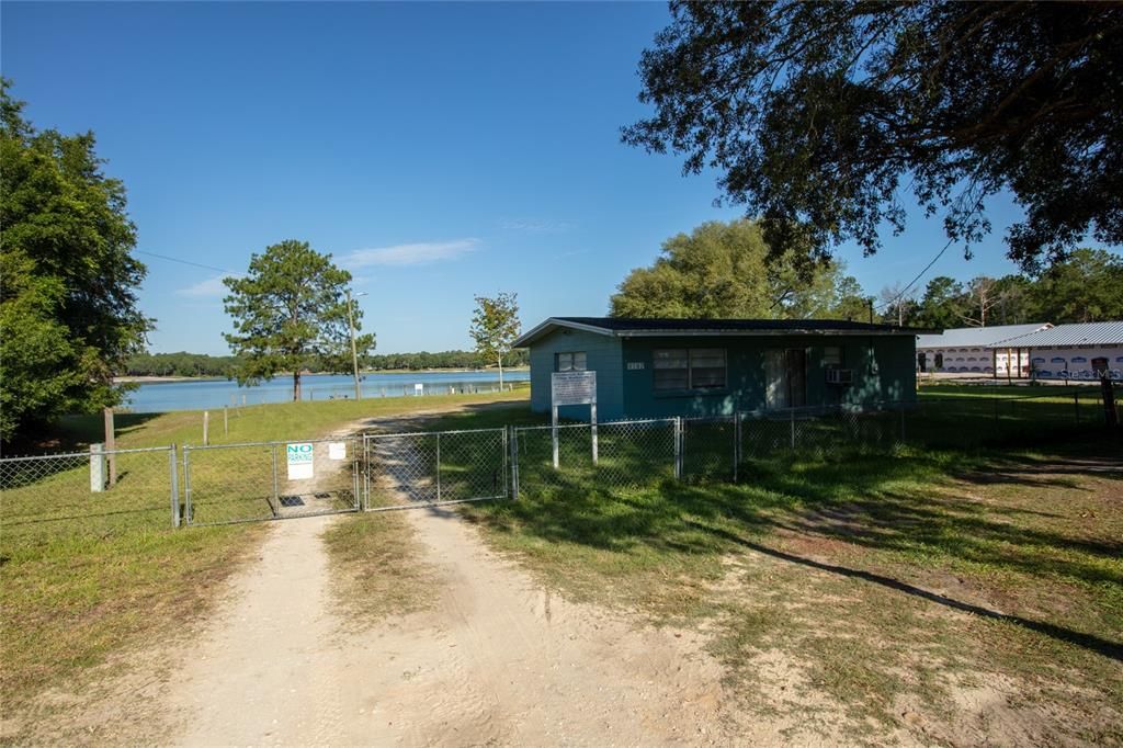 For Sale: $199,900 (3 beds, 2 baths, 960 Square Feet)