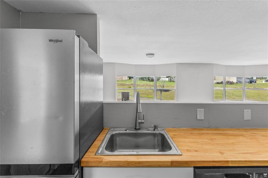 For Sale: $199,900 (3 beds, 2 baths, 960 Square Feet)