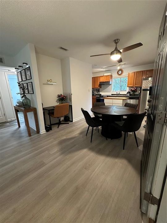 For Sale: $140,000 (2 beds, 2 baths, 900 Square Feet)