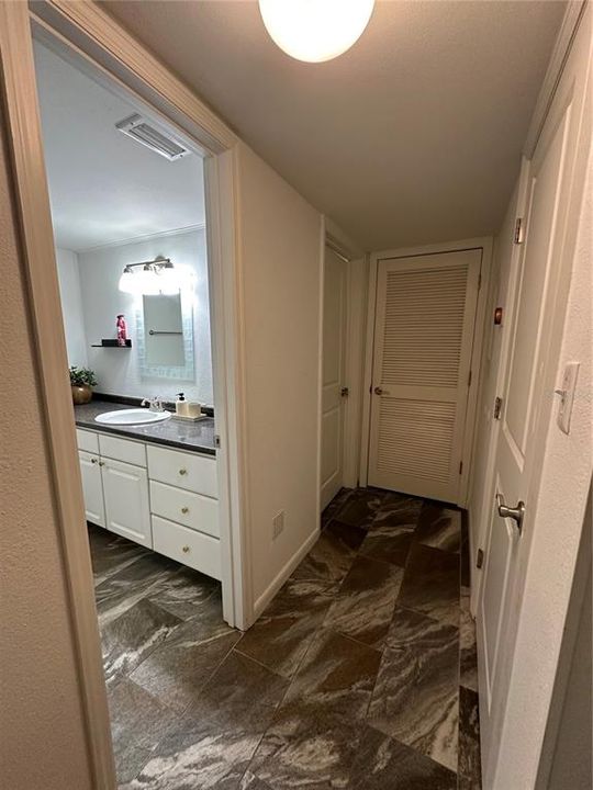 For Sale: $140,000 (2 beds, 2 baths, 900 Square Feet)