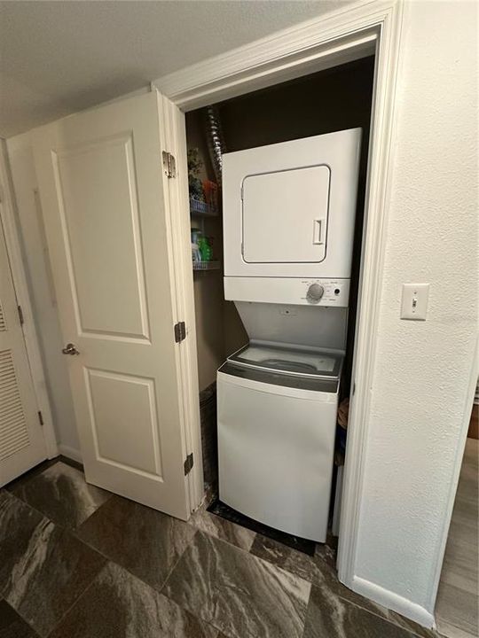 For Sale: $140,000 (2 beds, 2 baths, 900 Square Feet)