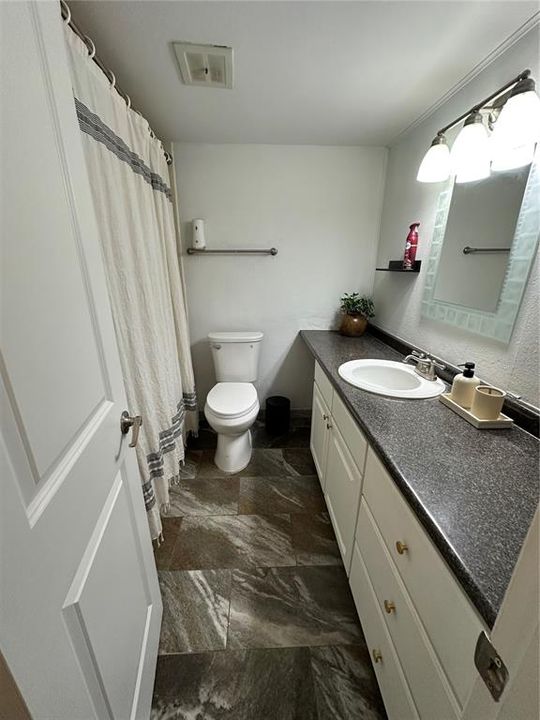 For Sale: $140,000 (2 beds, 2 baths, 900 Square Feet)