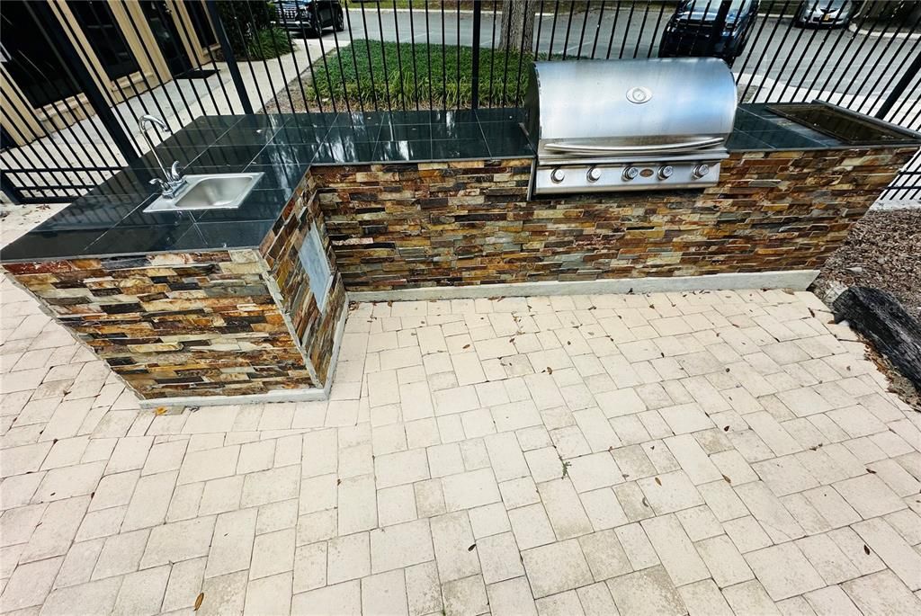 For Sale: $140,000 (2 beds, 2 baths, 900 Square Feet)