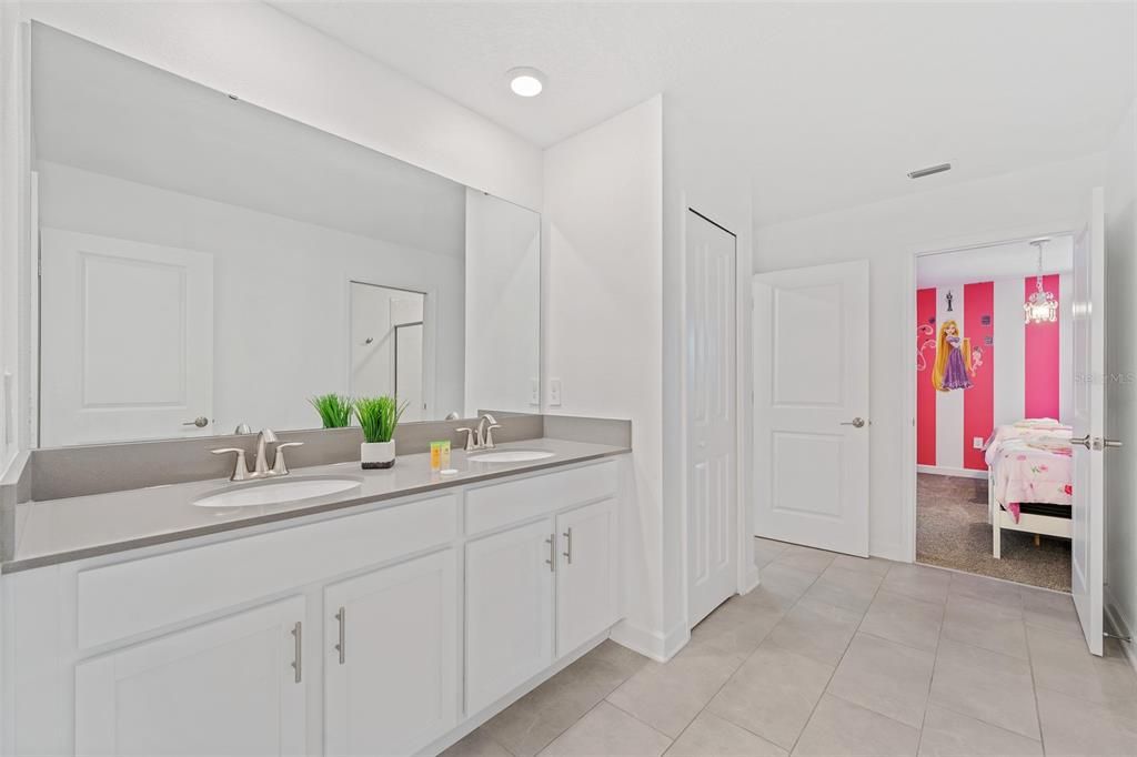 待售: $979,900 (9 贝兹, 5 浴室, 4707 平方英尺)