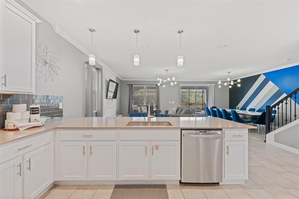 待售: $979,900 (9 贝兹, 5 浴室, 4707 平方英尺)