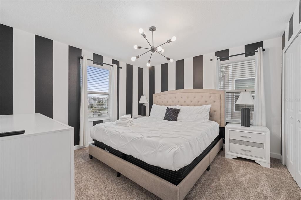 待售: $979,900 (9 贝兹, 5 浴室, 4707 平方英尺)