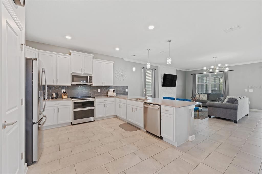 待售: $979,900 (9 贝兹, 5 浴室, 4707 平方英尺)