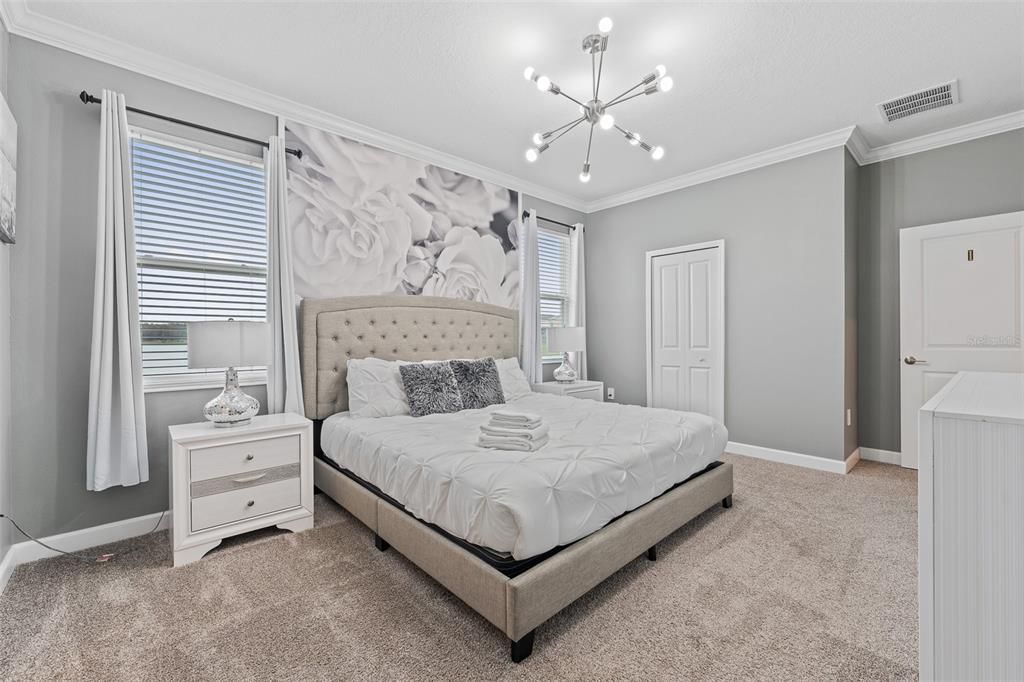 待售: $979,900 (9 贝兹, 5 浴室, 4707 平方英尺)