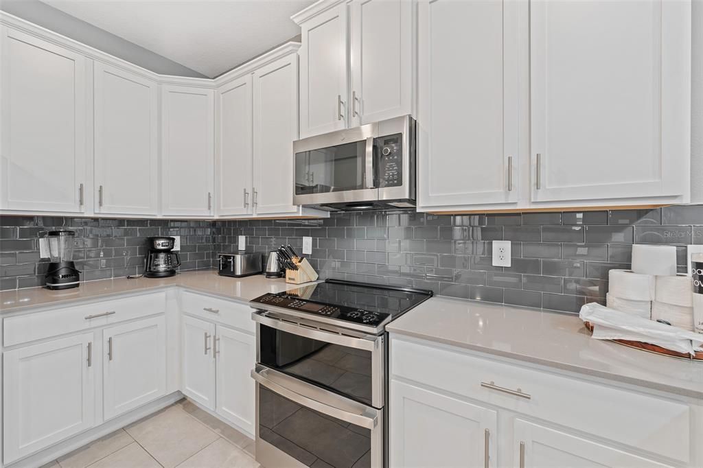 待售: $979,900 (9 贝兹, 5 浴室, 4707 平方英尺)