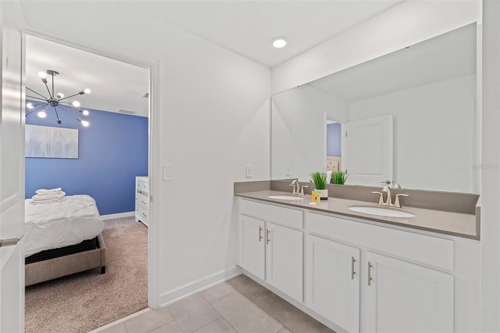 待售: $979,900 (9 贝兹, 5 浴室, 4707 平方英尺)