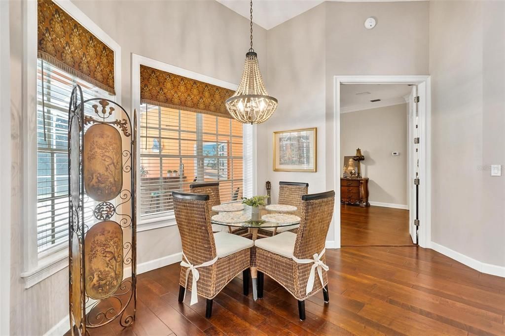 Activo con contrato: $649,000 (3 camas, 2 baños, 3048 Pies cuadrados)