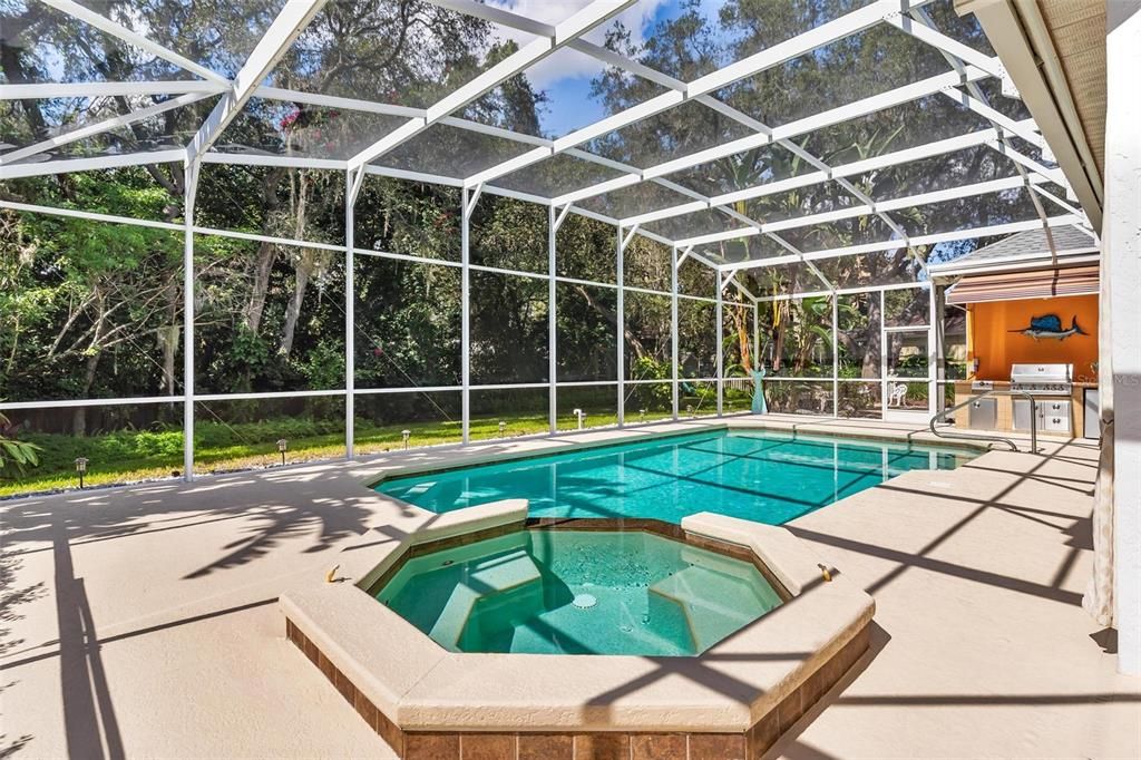 Activo con contrato: $649,000 (3 camas, 2 baños, 3048 Pies cuadrados)