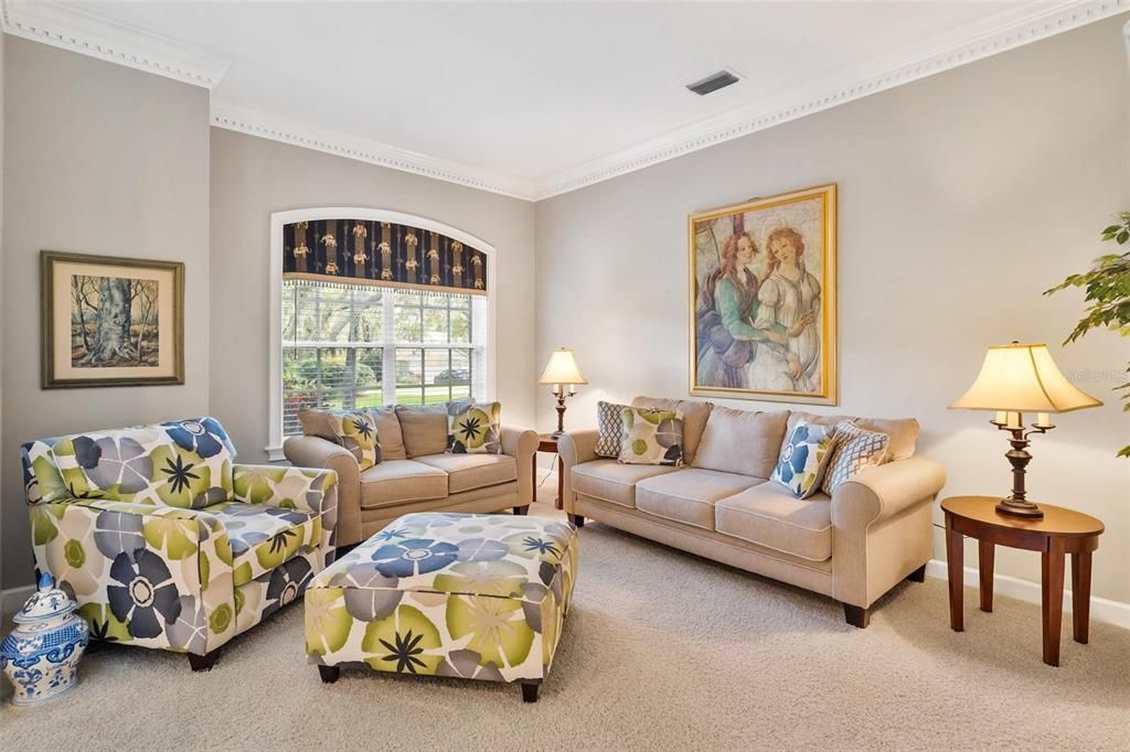 Activo con contrato: $649,000 (3 camas, 2 baños, 3048 Pies cuadrados)