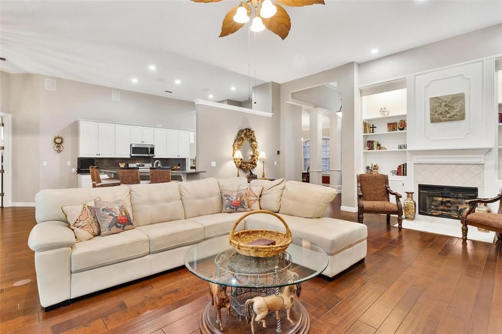 Activo con contrato: $649,000 (3 camas, 2 baños, 3048 Pies cuadrados)