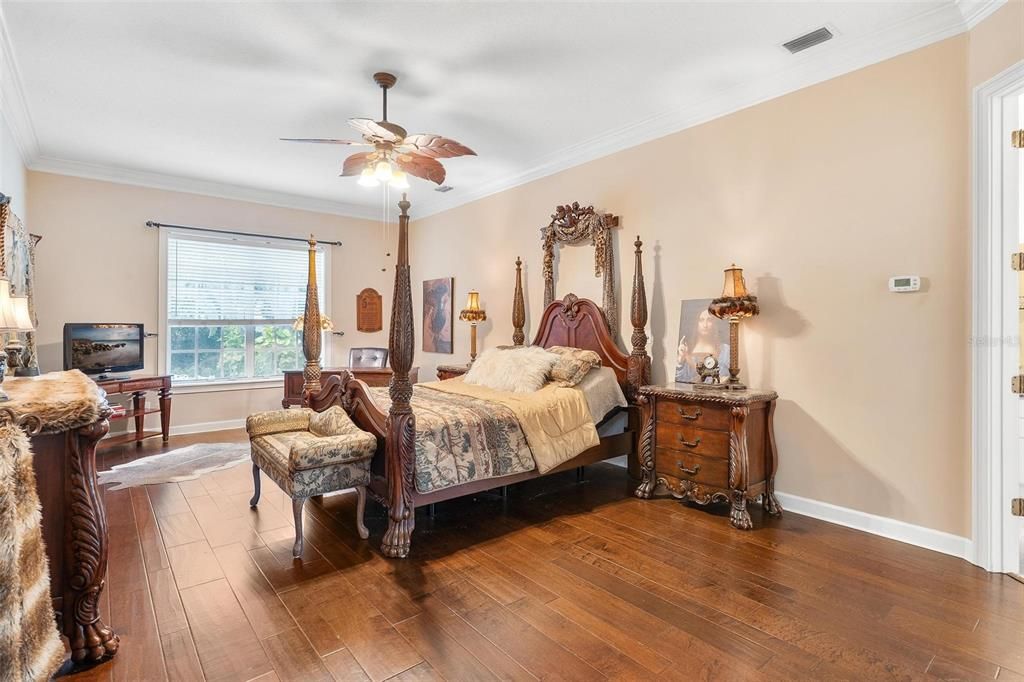 Activo con contrato: $649,000 (3 camas, 2 baños, 3048 Pies cuadrados)